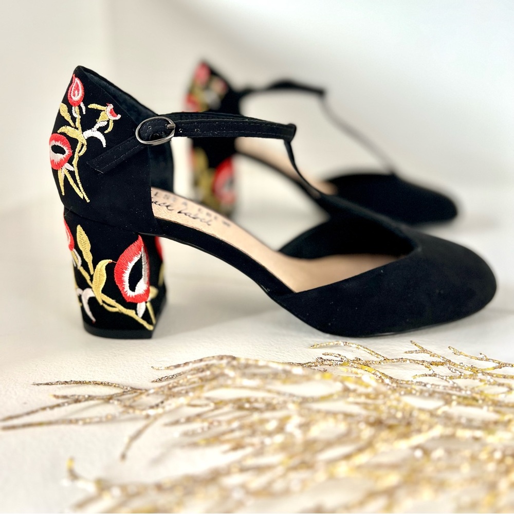 Chelsea-Crew Frenchie Black Faux Suede Chunk Heels Sz US 7
